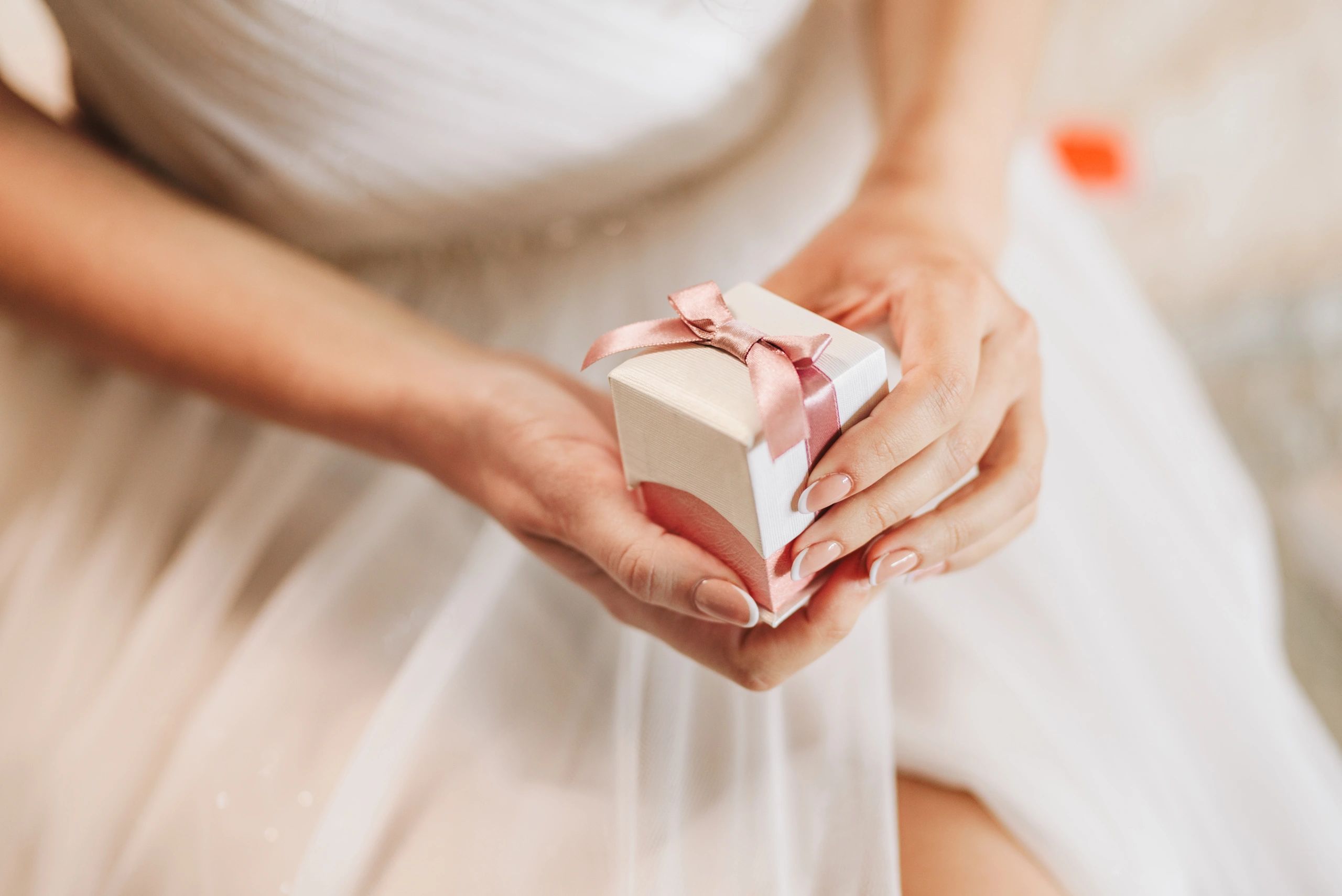 romantic gift jewelry